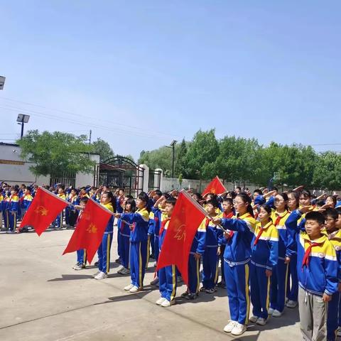 “学习二十大 永远跟党走 奋进新征程”—桑园中心小学少先队入队仪式