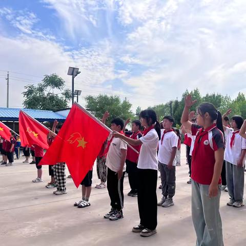 “红领巾爱祖国，争做新时代好队员”——赵堤镇桑园中心小学少先队员入队仪式