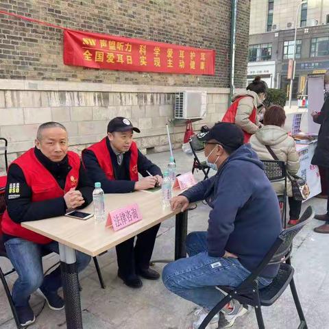 法律咨询进社区    便民惠民为人民