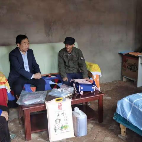 庄浪县水土保持站深入通化镇帮扶村开展“结对关爱”行动