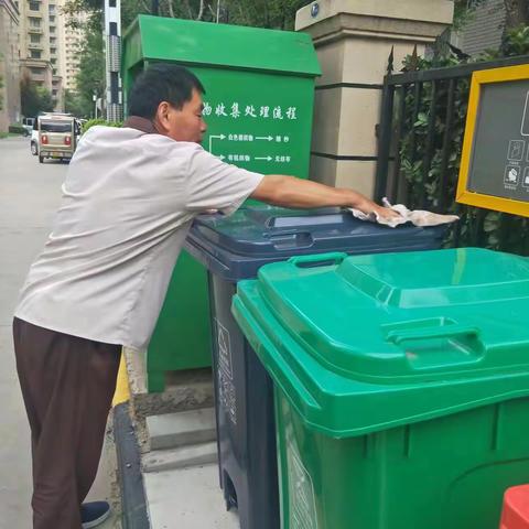 长城家园社区开展“清洁家园，营造宜居环境”活动