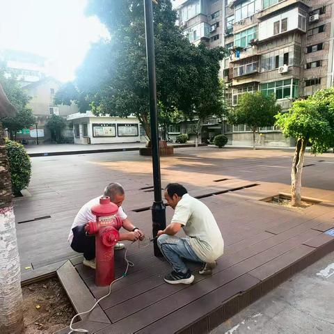 电建社区安装路灯暖民心 照亮居民幸福路