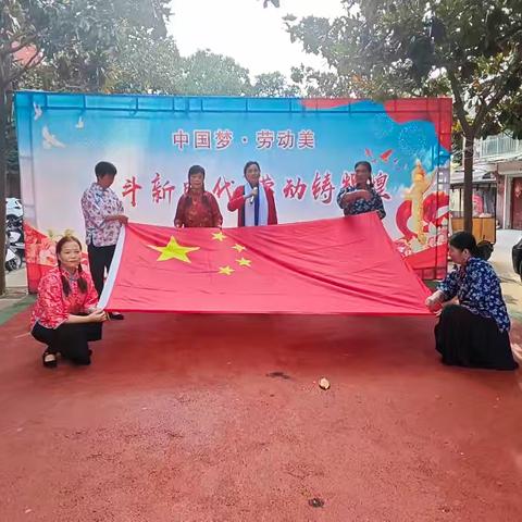 樊沟社区双节文艺送演：欢歌传祝福，邻里共佳节