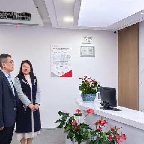 西安市司法局局长苏国峰一行到雁塔区调研指导律师工作