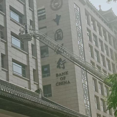 西一路街道办广场社区平安银行西安分行举办消防演练及疏散群众等活动