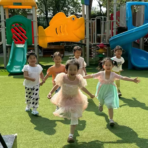 广饶街道兵圣路幼儿园中四班六月份班级活动集锦