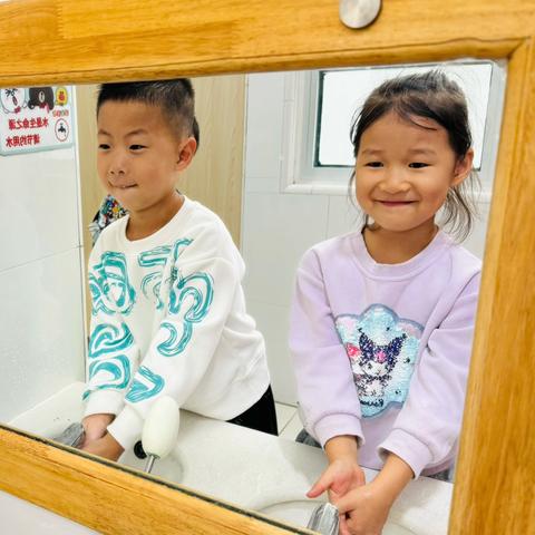 【你好，小孩】广饶街道兵圣路幼儿园大四班课程故事——特别的你和我