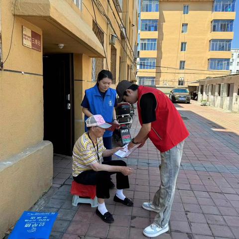 科右中旗党群服务中心伊和苏莫社区联合旗消防救援大队深入小区开展电动车安全隐患大排查