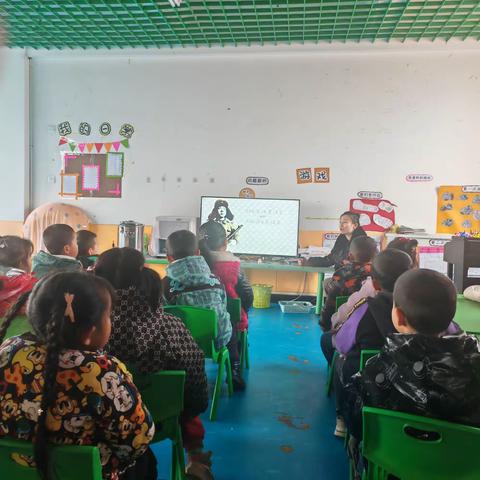 聆听雷锋故事，雷锋精神薪火相传——太平镇中心幼儿园大班学雷锋活动