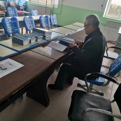 蒲峪路镇中心学校教案检查工作