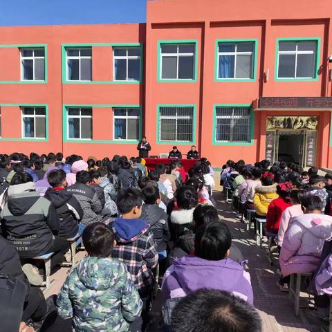 [夏官营镇耿庄完全小学]开学第一课，法治安全进校园——耿庄完全小学2025年秋季法治教育讲座