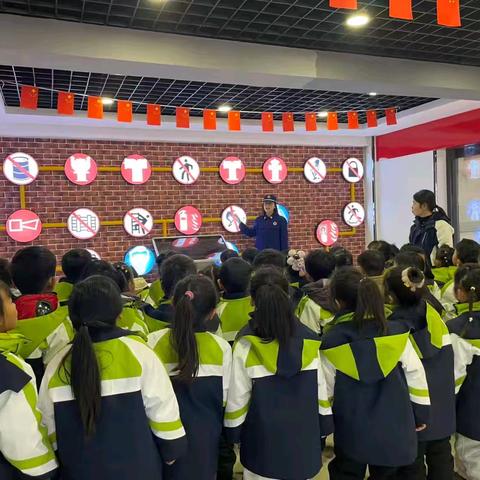 小小萌娃探秘消防，安全防护属我最棒——王集乡红旗幼儿园消防教育活动