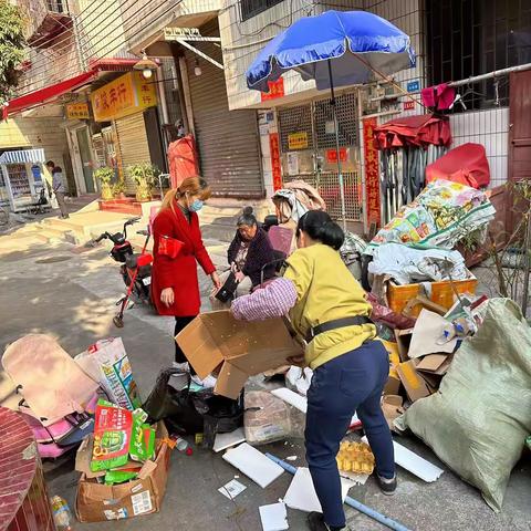 志愿服务进社区打扫卫生暖人心