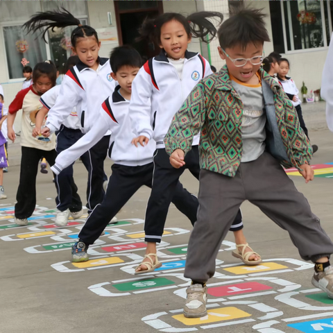 仙洲小学 ‍“地面游戏”点亮课间十分钟