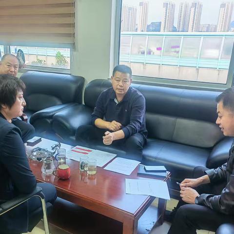 白马山街道综合行政执法服务中心与前魏社区共商信访维稳工作