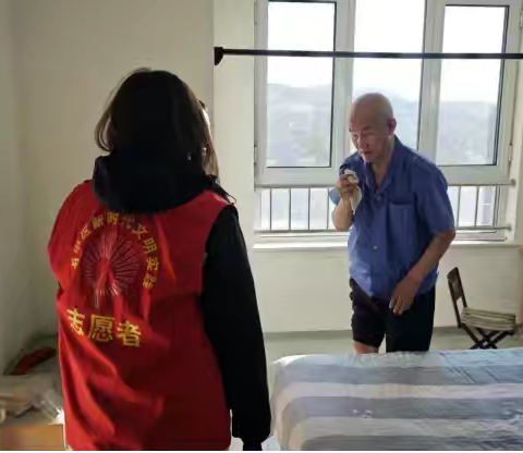 情暖特困家庭 政策宣讲入心——前魏华庄社区走访纪实