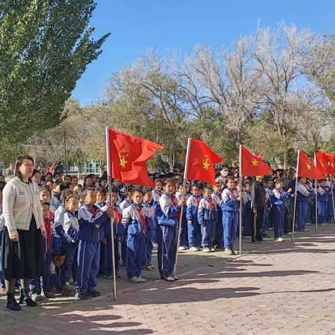 乌鲁木齐市第四十中学“小小石榴籽，争做好队员”建队日暨少先队员入队仪式