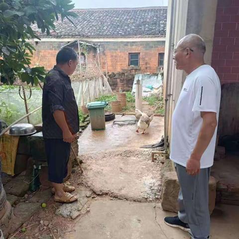 我为群众办实事:村民邻里纠纷  村干部忙调解