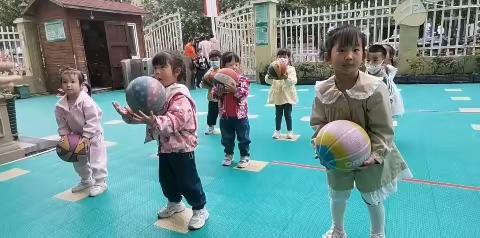 第一城小区启航幼儿园小一班一日生活小记🌻🌻