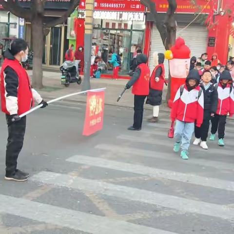 安丘市兴安小学四年级五班执勤美篇