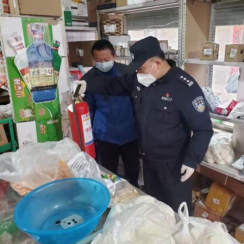 六村堡派出所【“三下”聚民心】开展常态化消防安全检查