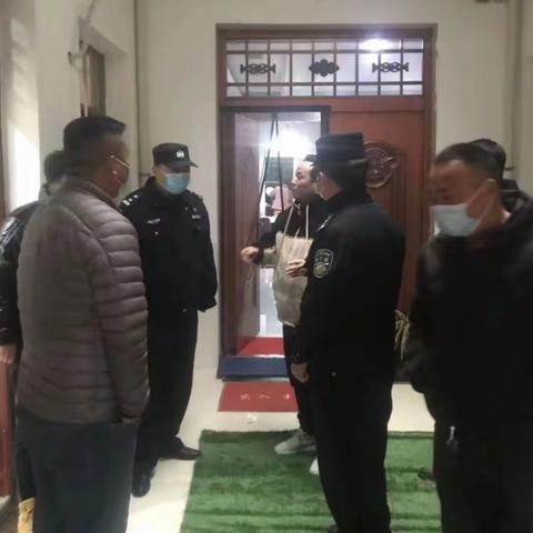 六村堡派出所【“三下”聚民心】开展流动人口和出租房屋清查工作