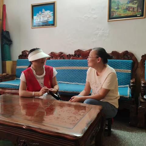 入户走访低保户 真情关怀温人心