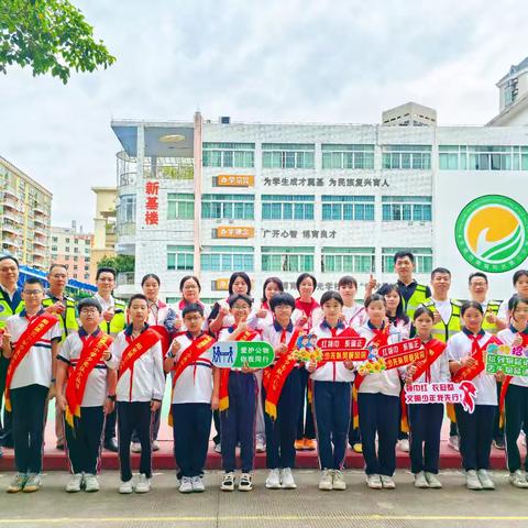阳光三小605班护学岗：家校同心，共护平安上学路
