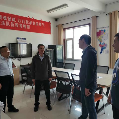 区委政法委常务副书记曹高峰深入老顶山街道调研指导综治中心工作