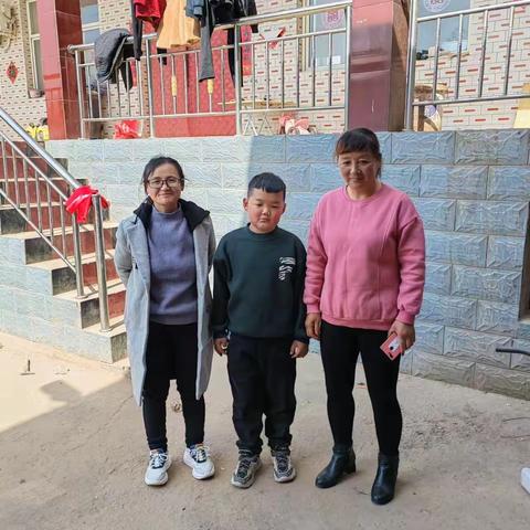 走进学生家庭，走进学生心灵——钟楼寺小学