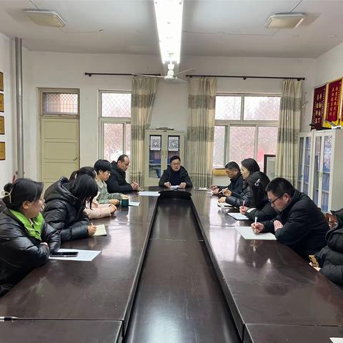 肥乡区屯庄营中学召开禁止在职教师有偿补课专题会