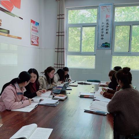 “聚”集体智慧，“备”有效课堂——记金太阳学校六级部语文组集体备课