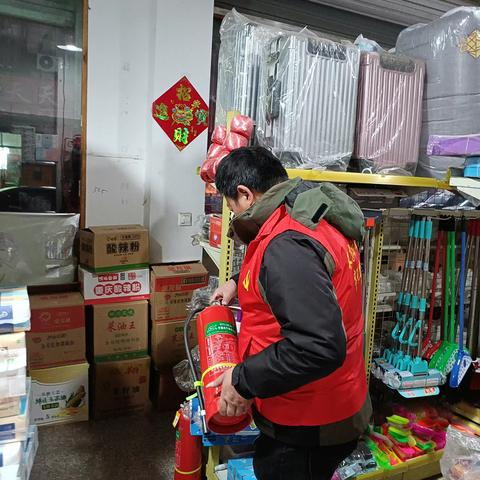 社区夜巡，为民平安