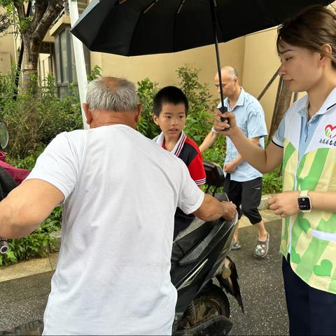 润物无声，大爱无言——南昌县三幼滨江分园家长义工爱心护学岗在行动