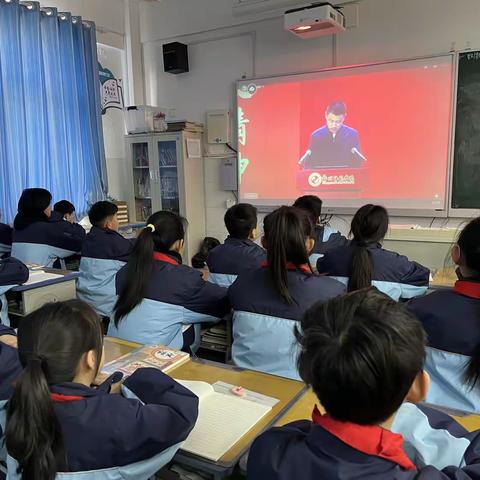 弘扬教育家精神   共筑教育新未来——灵宝市第六小学开展宣讲活动观看学习