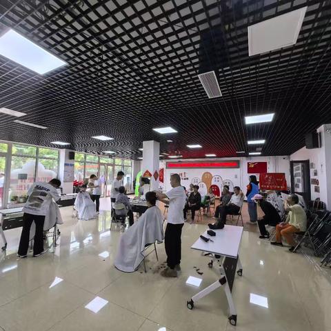 党群阵地@你｜树村社区党组织服务群众经费为老服务理发活动