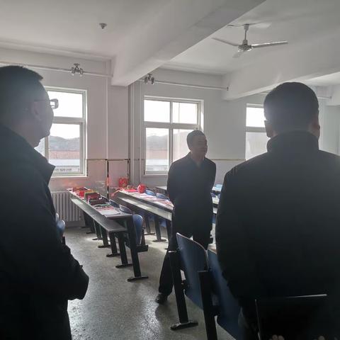 在关怀中前行，于勉励中奋进———县局领导开学检查指导工作