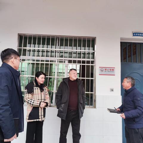 副县长胡军民深入浔溪乡挂点联系学校调研
