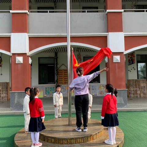 小小升旗手，浓浓爱国情——南阳市第九完全学校幼儿园升旗仪式