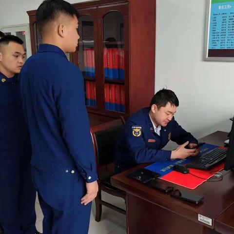 手机清查强管理 谈心谈话除隐患——蓝田大队新民街消防救援站组织开展手机清查及谈心谈话活动
