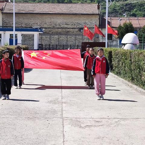 绵上小学一周工作简报（5.13——5.17）