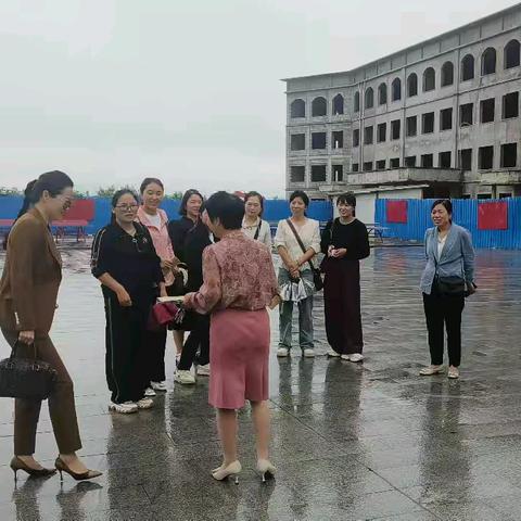 校际交流促成长     互学共鉴谱芬芳——确山二小各年级组长及一年级班主任赴七小观摩教育教学常规活动纪实