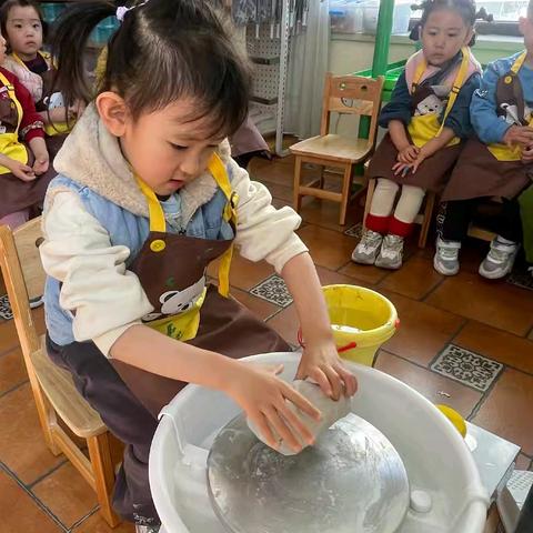 【幸福家园大地幼儿园】陶艺大区角——趣味陶艺 塑造未来