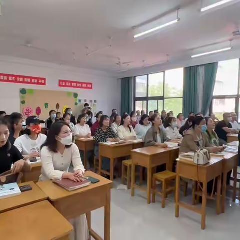 开启爱孩子的正确方式——濮阳市油田第四小学一年级六班家长学校