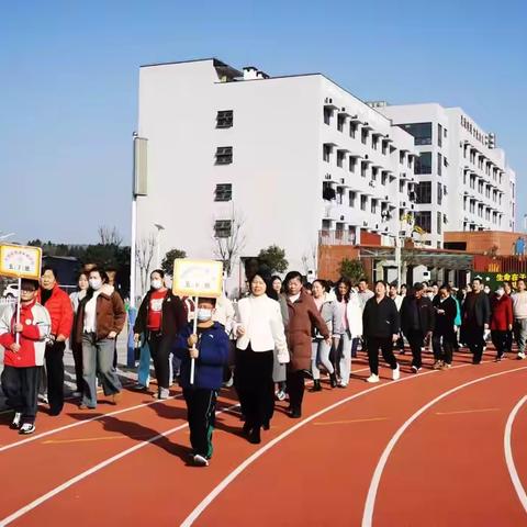 双向奔赴话成长 家校共育向未来 大悟县思源实验学校五学部家长会