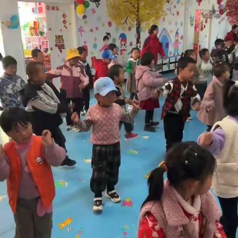 幼儿园的快乐生活——蓝天幼儿园幼儿园中三班一周回顾