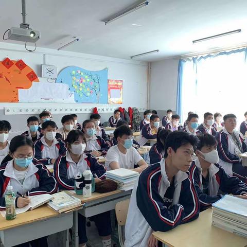 听闻少年二字，应与平庸相斥