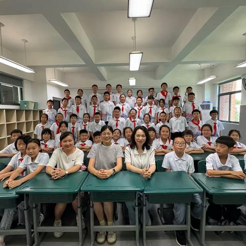 少年凌云志 不负好拾光——双峰小学庾亮校区四（3）班“十岁成长礼”