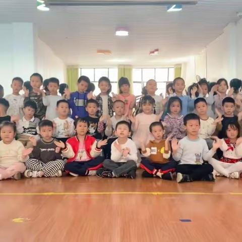 “冬日暖阳，温情十一月”——百灵幼儿园学前班