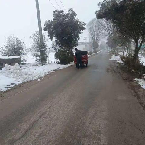 交口街道：雪后整治保安全 人居环境再提升